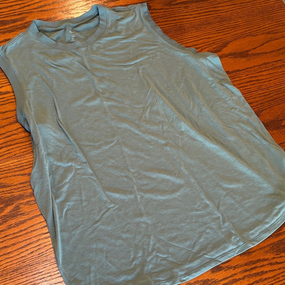 Nike Men's Sleeveless Green Tank Top